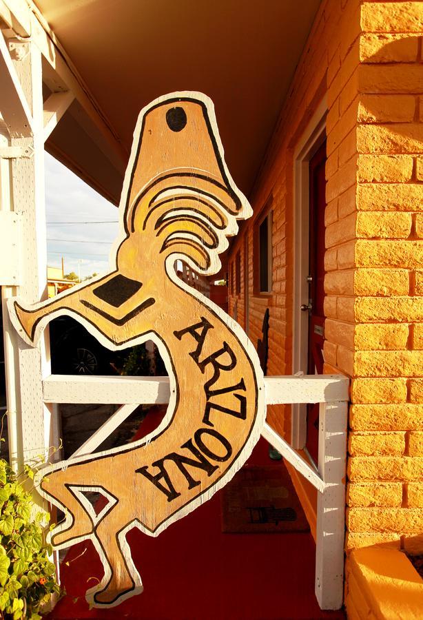 Brad'S Desert Inn Holbrook Exterior photo